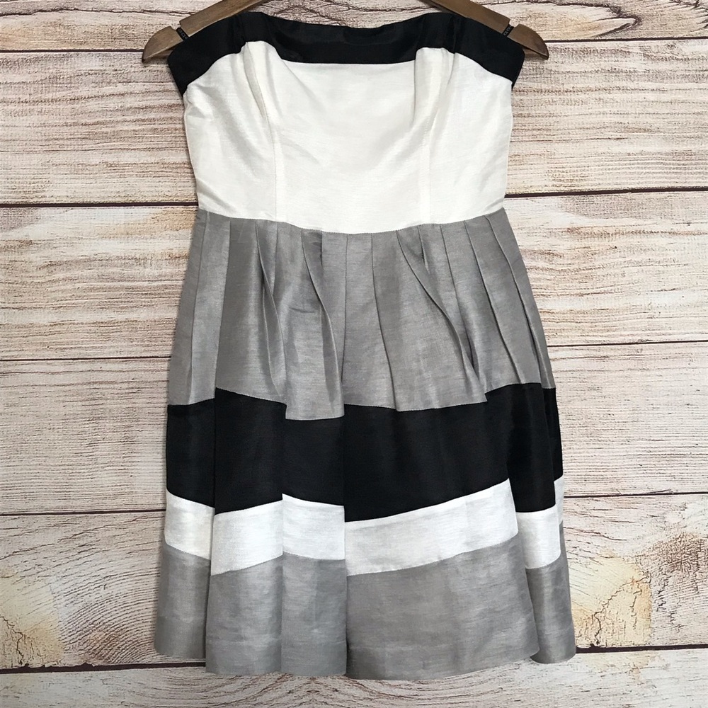 Bebe black & white party dress w/pockets. Sz S